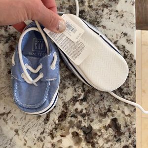 Baby shoes - gap never worn with tags